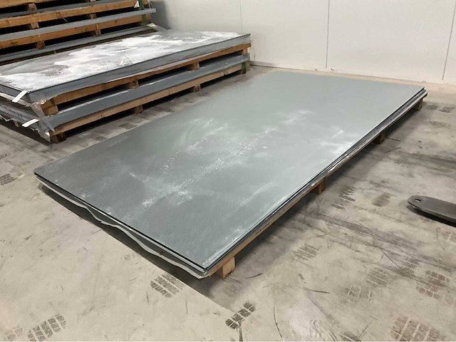 Staalplaten 26 stuks - afbeelding 1 van  1