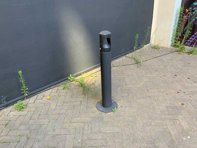 Staande asbak - afbeelding 1 van  4