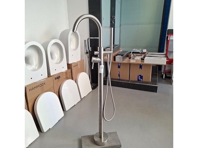 Staande badkraan rvs geborsteld - afbeelding 1 van  9