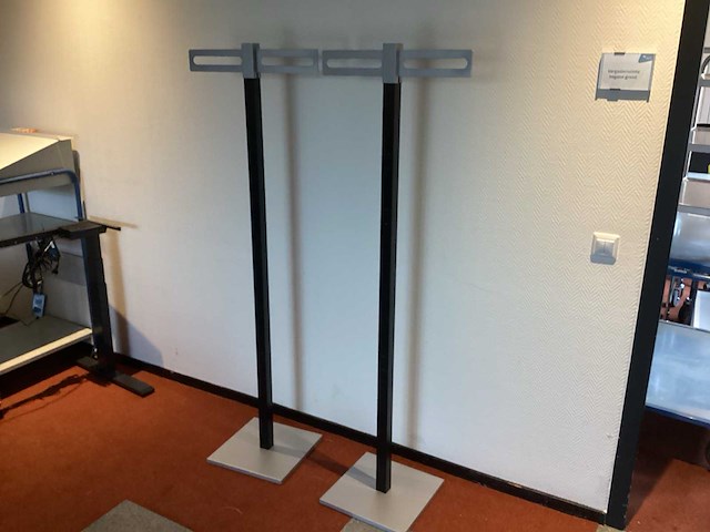 Staande kapstok (2x) - afbeelding 1 van  1