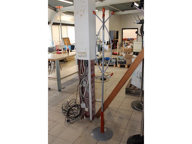 Staande kapstok hoogte 175 cm. - afbeelding 2 van  2