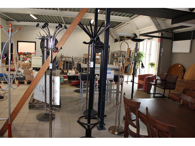 Staande kapstok hoogte 180 cm. - afbeelding 1 van  2