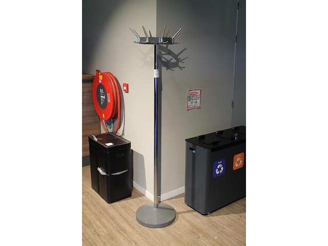 Staande kapstok met hoogte 180 cm. - afbeelding 2 van  3