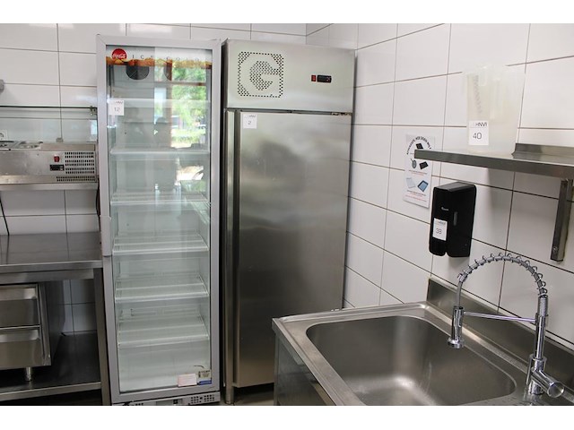 Staande koelkast goos, model gcp-701l, afm. 70 x 80 x 200 cm. - afbeelding 1 van  3