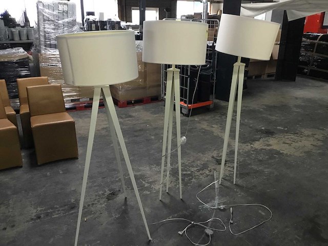 Staande lamp (3x) - afbeelding 1 van  2