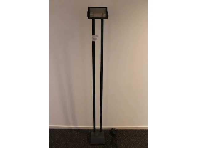 Staande lamp. hoogte 180 cm - afbeelding 2 van  2