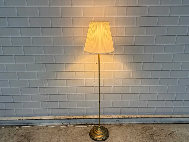 Staande lamp - afbeelding 1 van  5
