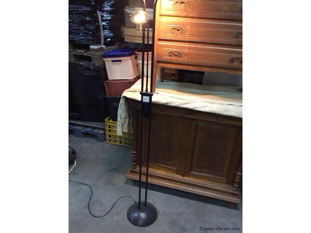 Staande lamp - afbeelding 1 van  2