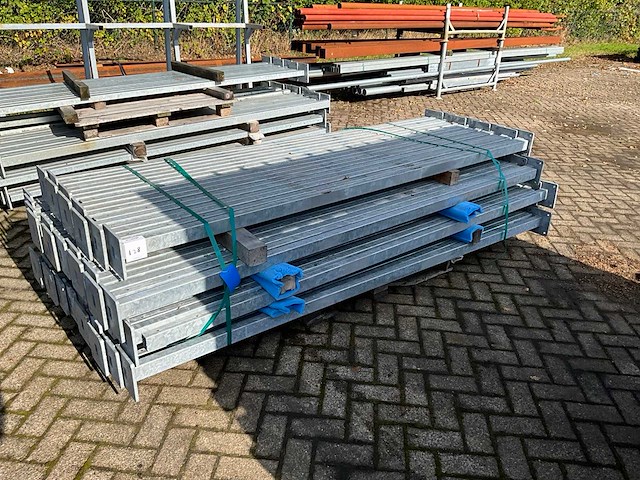 Staander verzinkt (2590mm) (85x) - afbeelding 1 van  6