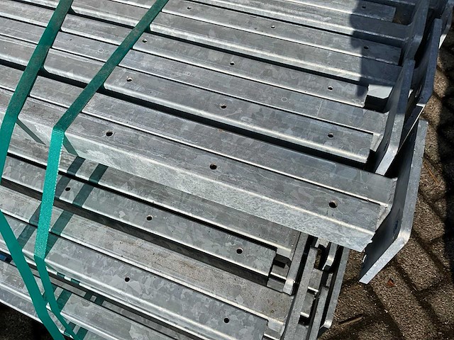 Staander verzinkt (2590mm) (85x) - afbeelding 5 van  6