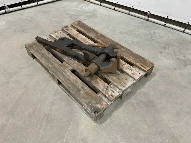 Staart - bankschroef - afbeelding 1 van  6