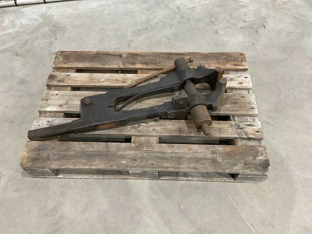 Staart - bankschroef - afbeelding 6 van  6