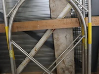 Stabilisator t.b.v. steiger - 4 stuks - afbeelding 1 van  6