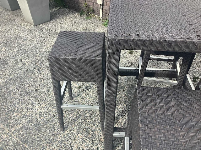 Staffels met 4 krukken per tafel - terrace set (4x) - afbeelding 4 van  4