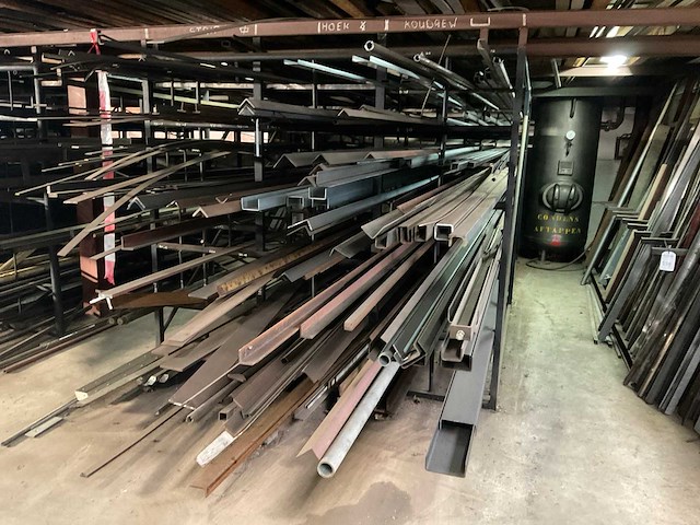 Stafmateriaal - afbeelding 3 van  5