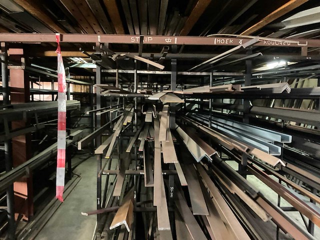 Stafmateriaal - afbeelding 5 van  5