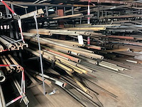 Stafmateriaal - afbeelding 1 van  7