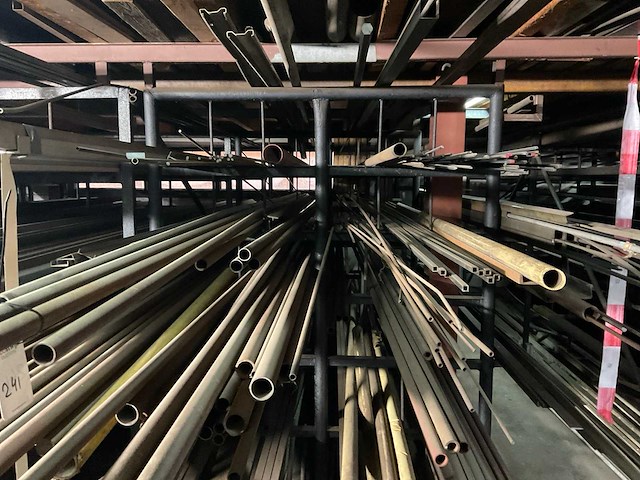 Stafmateriaal - afbeelding 3 van  7