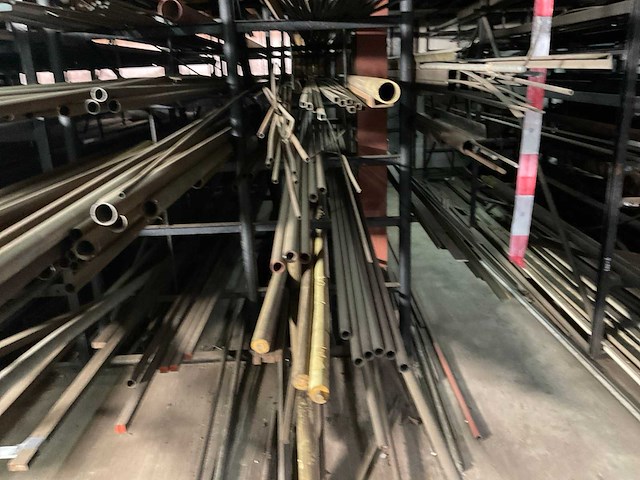 Stafmateriaal - afbeelding 5 van  7