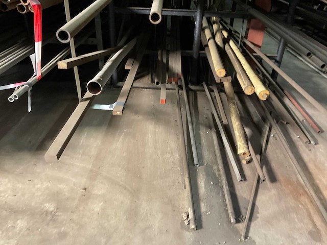 Stafmateriaal - afbeelding 7 van  7