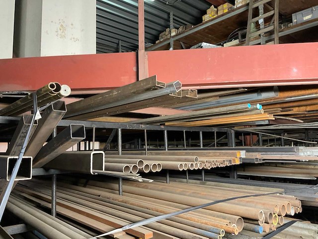 Stafmateriaal - afbeelding 1 van  7