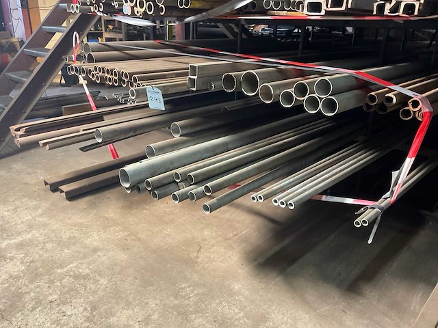 Stafmateriaal - afbeelding 1 van  5