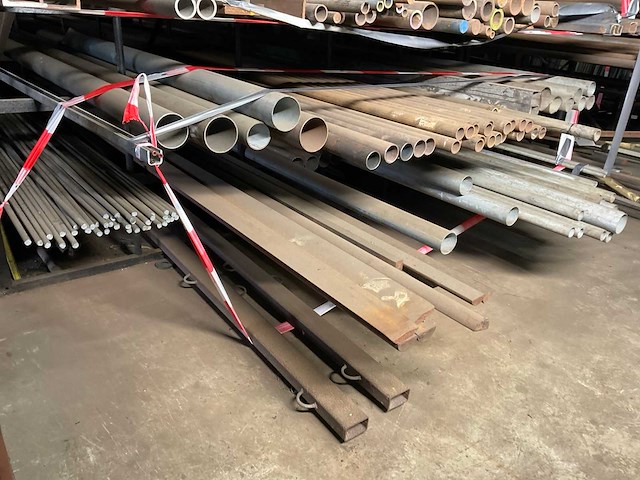 Stafmateriaal - afbeelding 2 van  5