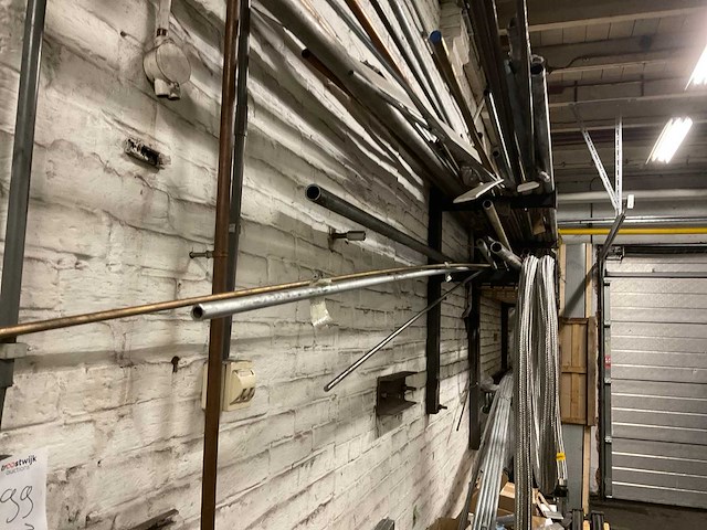 Stafmateriaal - afbeelding 17 van  23