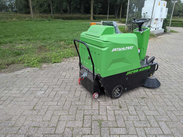 Stahlfest - 2026 - sf88-40ros - zelfrijdende veegmachine - afbeelding 1 van  8