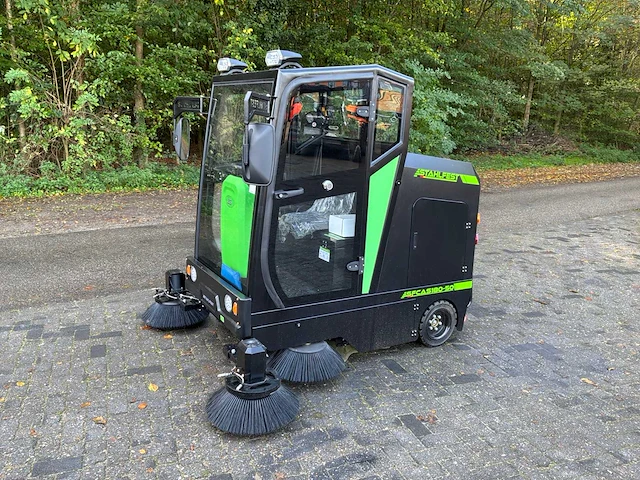 Stahlfest s150-50 zelfrijdende veegmachine - afbeelding 1 van  18