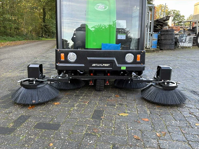 Stahlfest s150-50 zelfrijdende veegmachine - afbeelding 16 van  18
