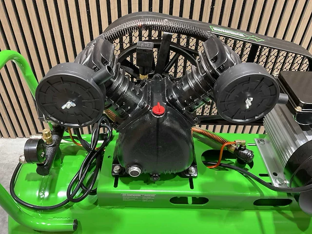 Stahlfest sf2200-115ac.0f 100l luchtcompressor - afbeelding 40 van  59