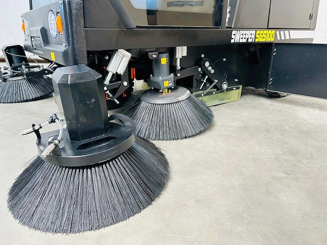 Stahlgruppe - 2025 - sgs100 - straatveegmachine - afbeelding 4 van  23