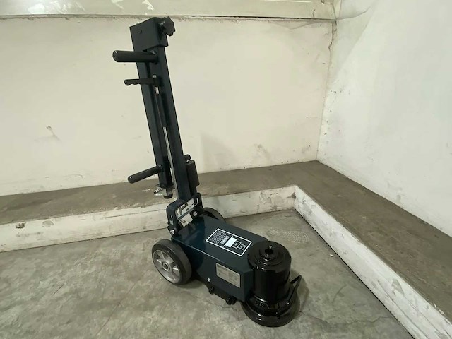 Stahlgruppe - 2026 - hydrolic 50-tons - garagekrik - afbeelding 5 van  10