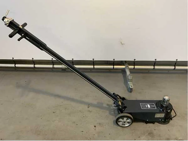 Stahlgruppe - 2026 - hydrolic 80-tons - garagekrik - afbeelding 7 van  12