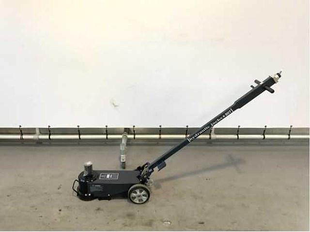 Stahlgruppe - 2026 - hydrolic 80-tons - garagekrik - afbeelding 1 van  12