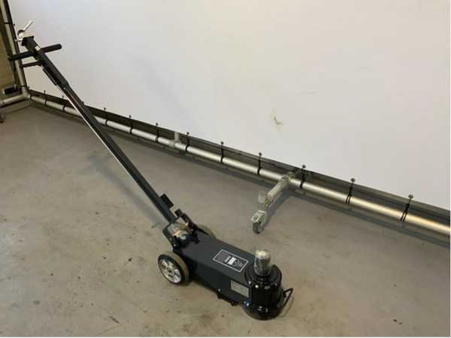 Stahlgruppe - 2026 - hydrolic 80-tons - garagekrik - afbeelding 9 van  12