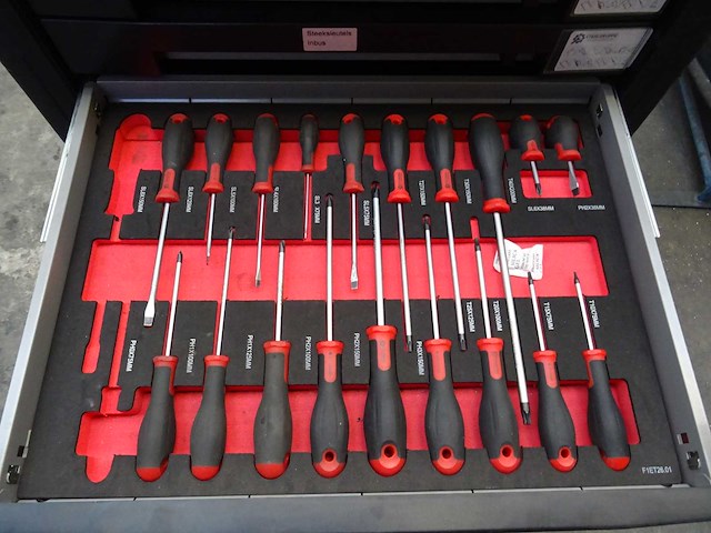 Stahlgruppe - gereedschapswagen met inhoud - afbeelding 4 van  8