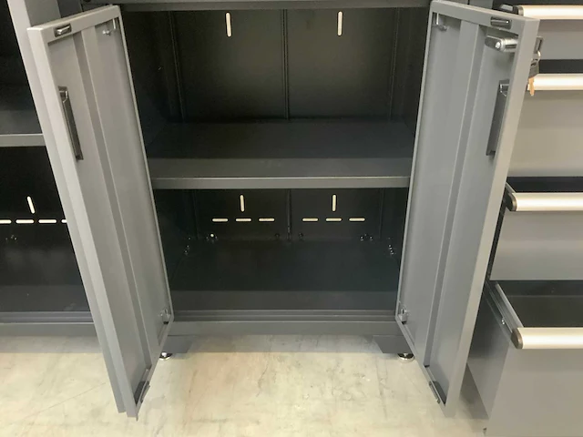 Stahlgruppe gc-01 werkbank met kasten en opbergruimte - afbeelding 3 van  13