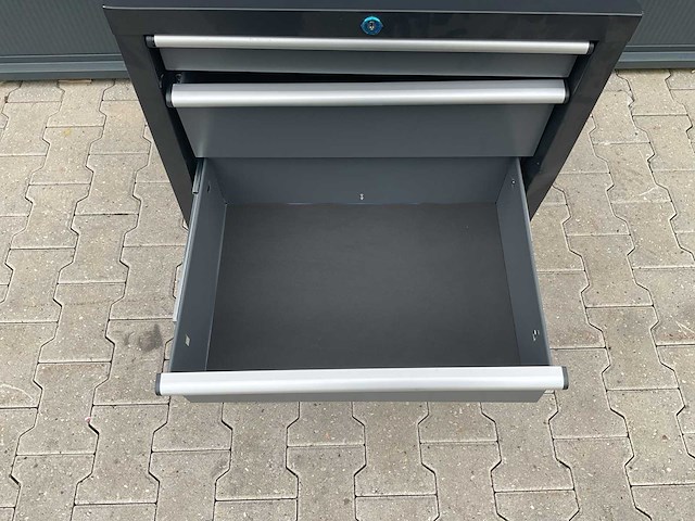 Stahlgruppe opslagkast beschadigd werkbank - afbeelding 5 van  6