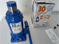 Stahlkaiser - potkrik 30 ton