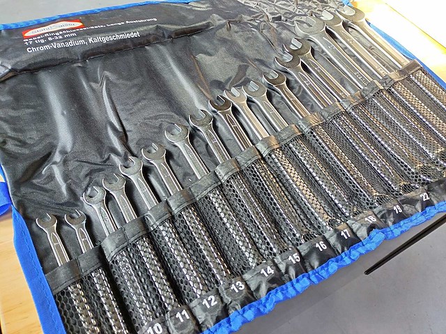 Stahlkaiser - steek en ringsleutels 17 delig - afbeelding 1 van  6