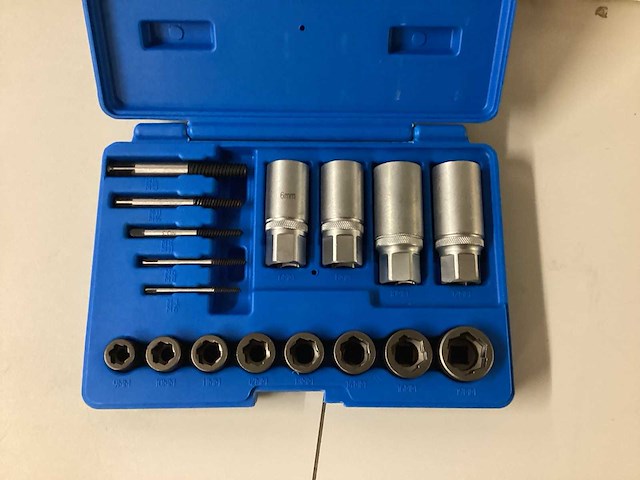 Stahlkaiser tapeind / moer en bout verwijderaar 17 delig - afbeelding 1 van  5