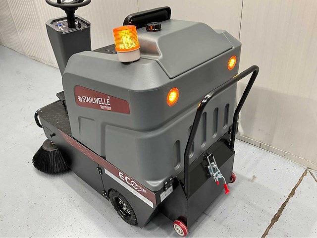 Stahlwelle - 2025 - e-800sw - opzit veegmachine - afbeelding 23 van  27