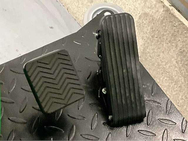 Stahlwerk - 2026 - sw1250 - zelfrijdende opzitveegmachine - afbeelding 9 van  21