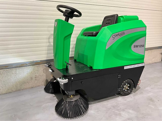 Stahlwerk - 2026 - sw1250 - zelfrijdende opzitveegmachine - afbeelding 1 van  12