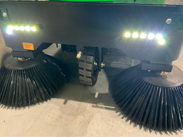 Stahlwerk - 2026 - sw1250 - zelfrijdende opzitveegmachine - afbeelding 19 van  20