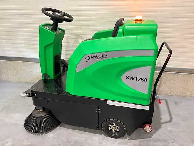 Stahlwerk - 2026 - sw1250 - zelfrijdende opzitveegmachine - afbeelding 16 van  21