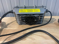 Stahlwerk - sw900 - industriële opzit schrobzuigmachine 24v - acculader - afbeelding 6 van  14