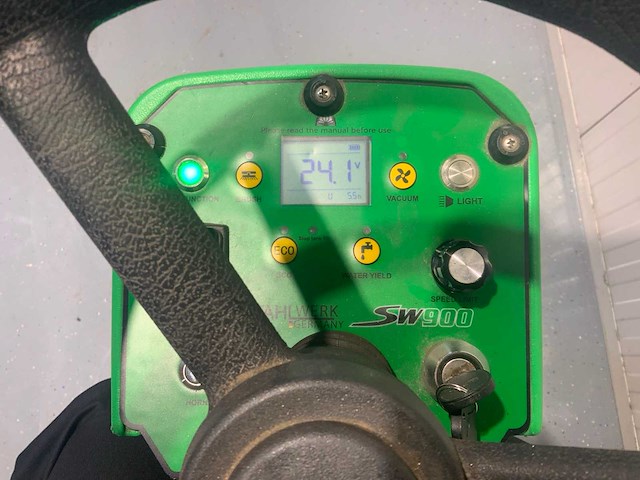 Stahlwerk - sw900 - industriële opzit schrobzuigmachine 24v - afbeelding 13 van  15